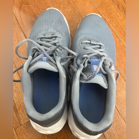 Nike womens running sneakers great condition gray and pink size 9 - Picture 4 of 10